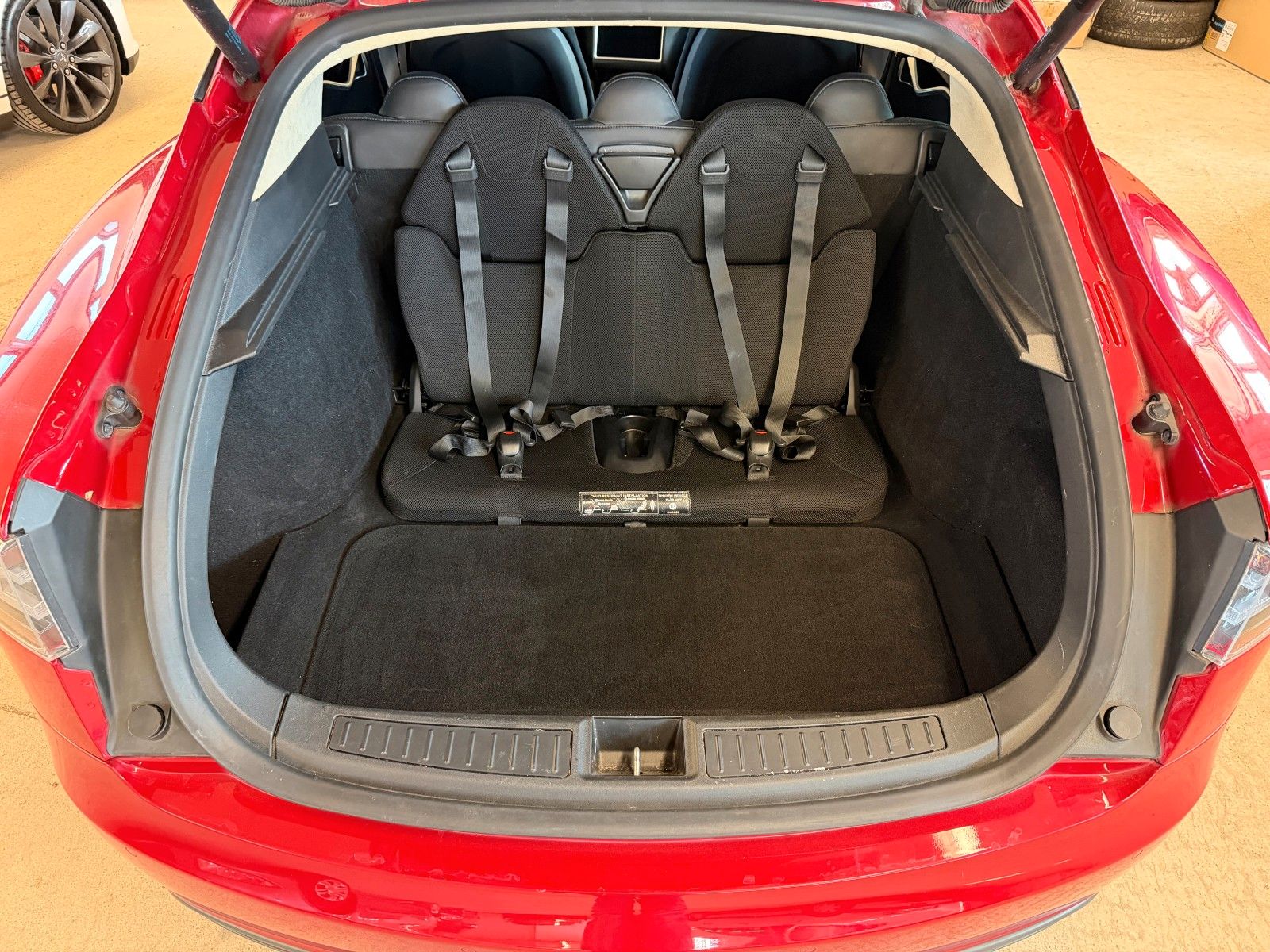Tesla Model S P85 Performance 1.Hand 7-Sitzer CCS foto 24