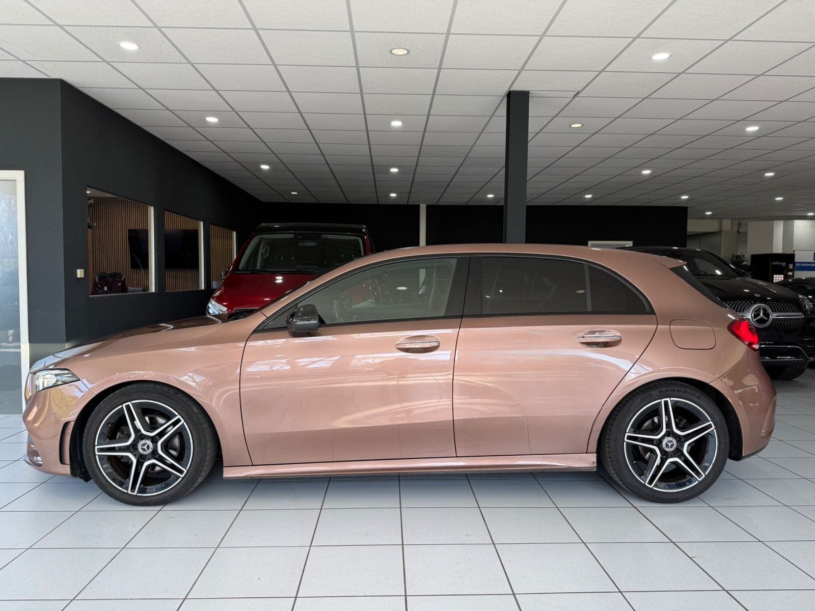 Mercedes-Benz A 200d*AMG-LINE*PANO*MEMORY*360*KEYLESS*MBEAM* foto 2