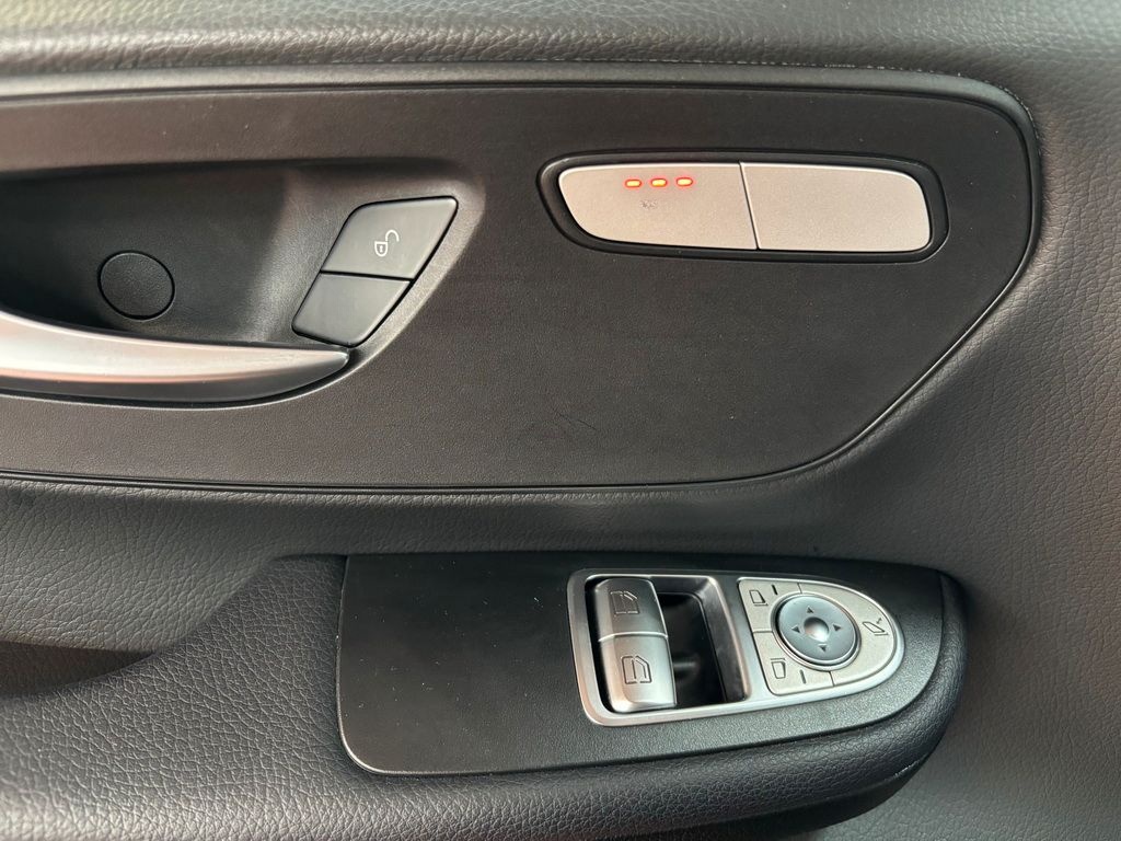 Mercedes-Benz EQV 300 Lang Distronic LED EASY PACK Navi foto 17