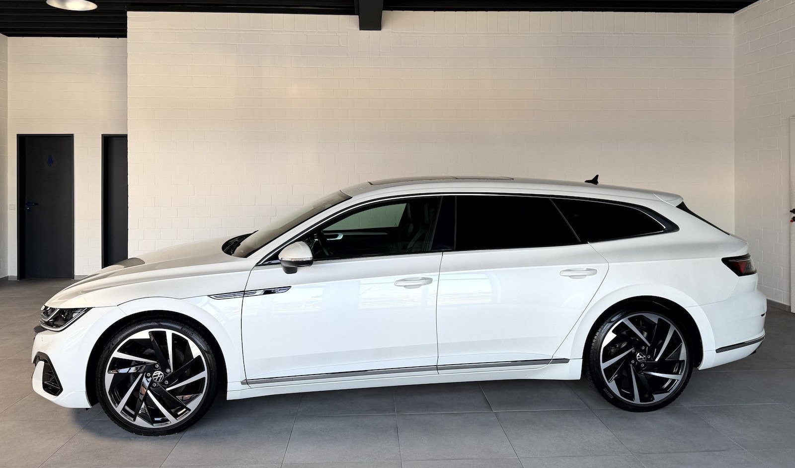 Volkswagen Arteon Shooting Brake 2.0TSI R Line*Pano*H&K*HUD foto 3