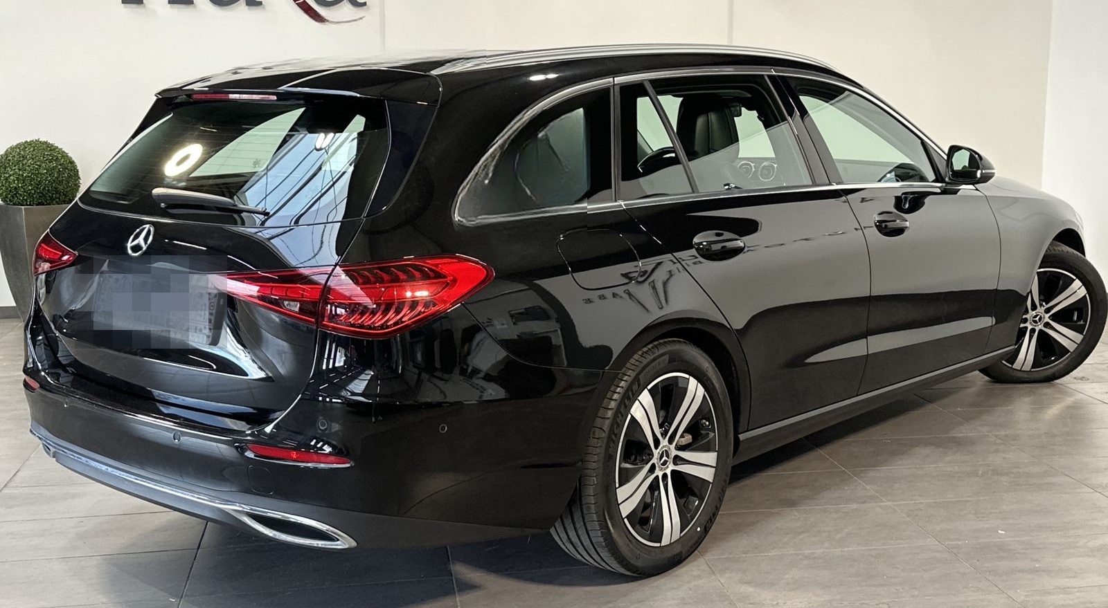 Mercedes-Benz C 220d T Avantgarde NAV+LED+KAMERA+CARPLAY+VCOCK foto 4