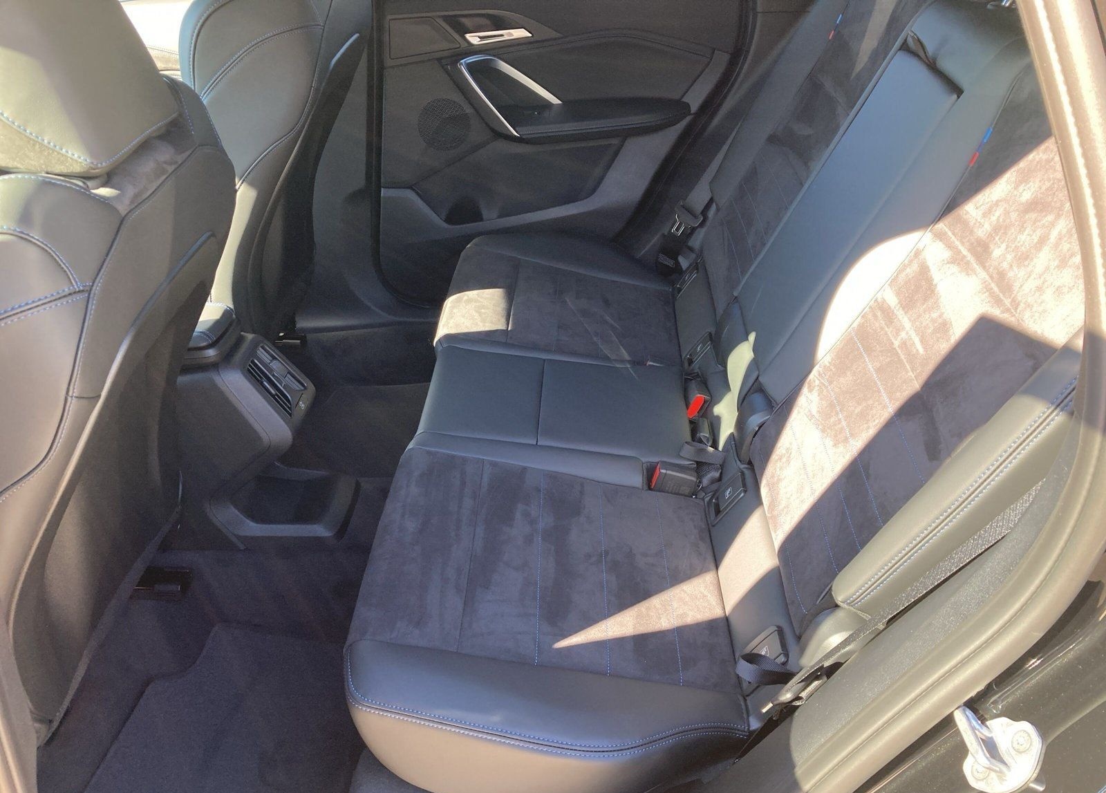 BMW X1 sDrive20i M Sportpaket DAB LED Komfortzg. foto 12