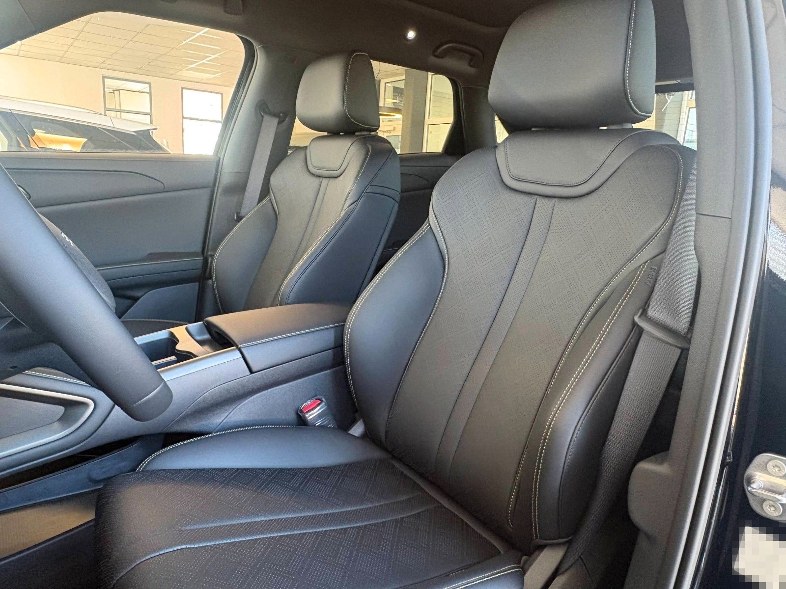 BYD ATTO 2 DM-i Boost foto 9