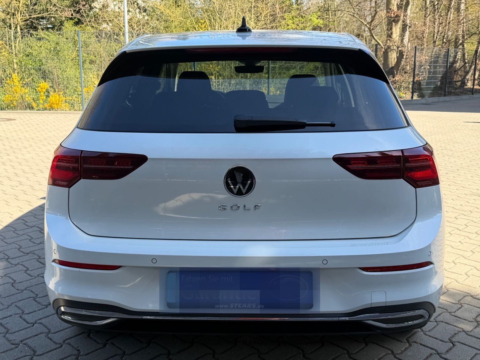 Volkswagen Golf VIII Lim. Style Matrix LED Standh. Alcantar foto 5