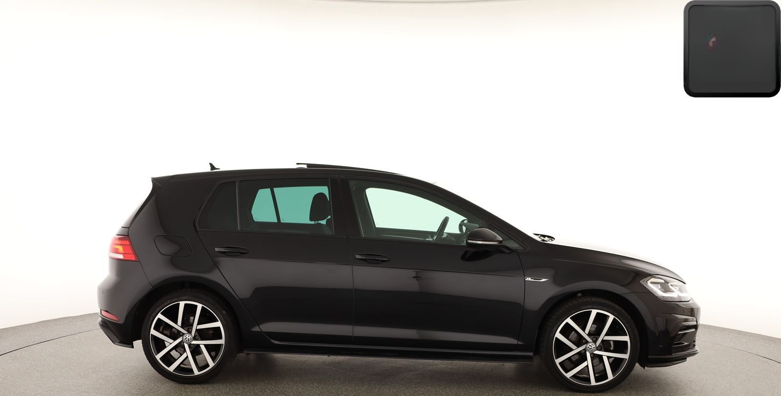 Volkswagen Golf VII 1.5 TSI R LINE PANORAMA,1.HAND,AMBIENTE foto 6