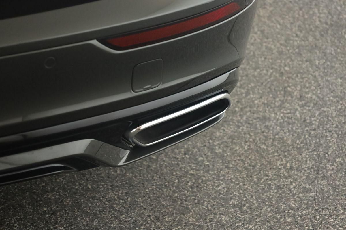 Volvo S60 B4 R-Design LED HarmanK Pilot KeyGo STHZ 360 foto 11