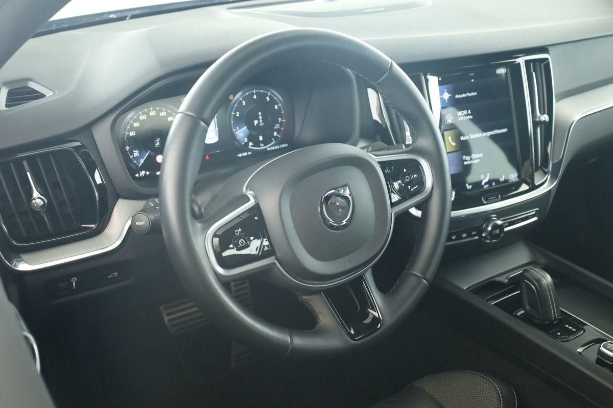 Volvo S60 B4 R-Design LED HarmanK Pilot KeyGo STHZ 360 foto 16