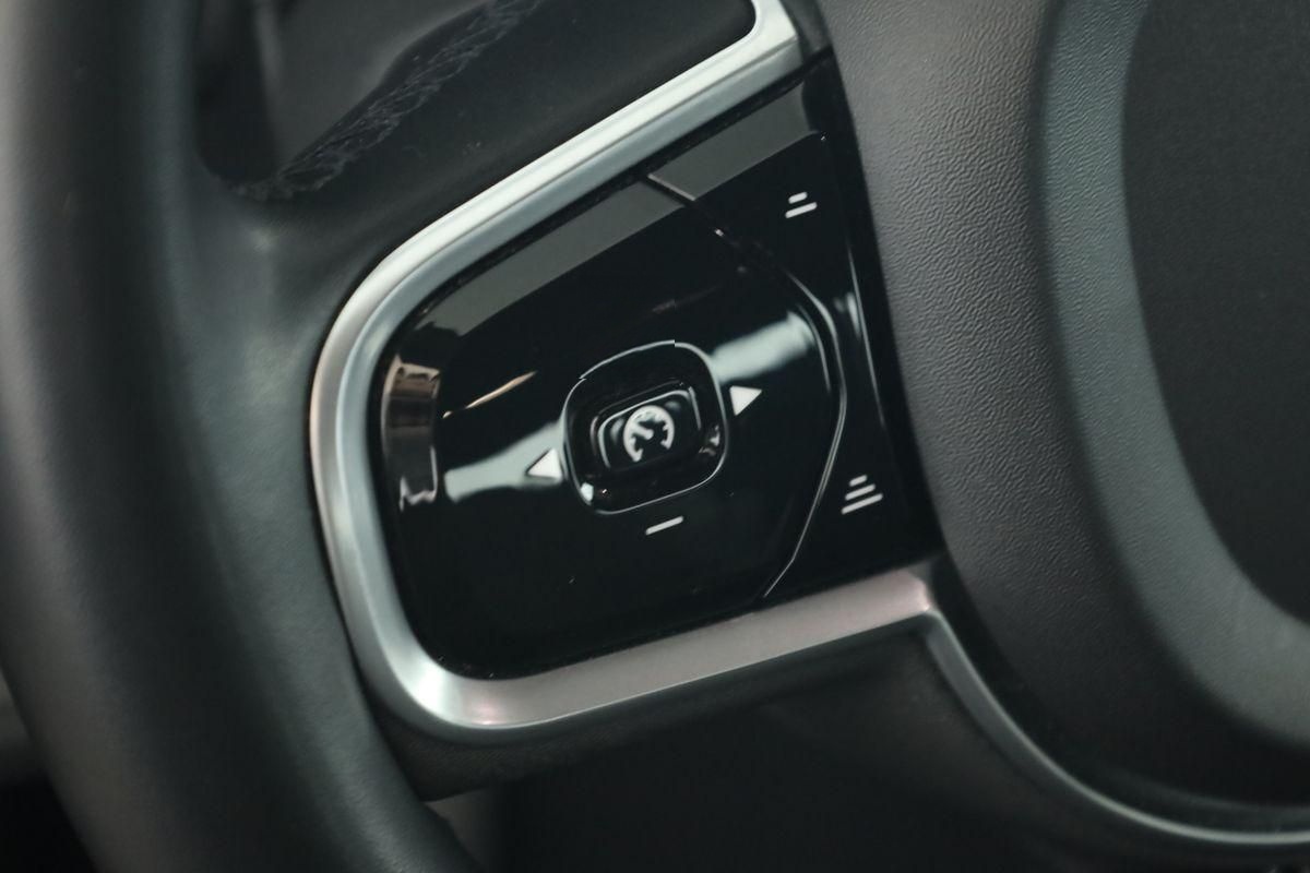 Volvo S60 B4 R-Design LED HarmanK Pilot KeyGo STHZ 360 foto 22