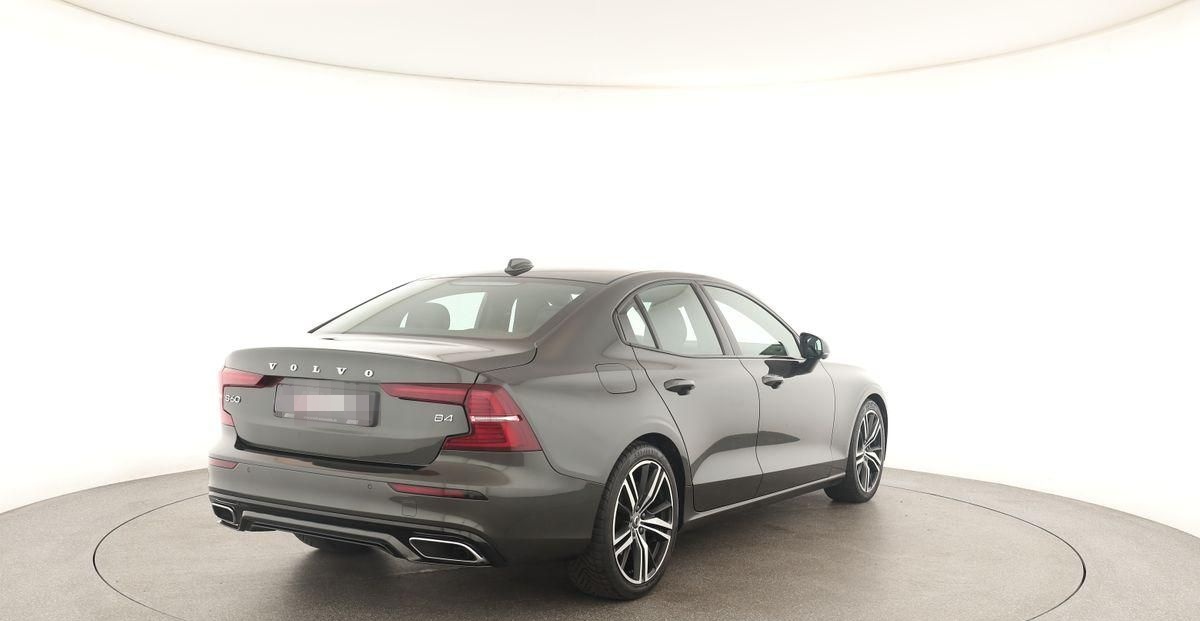 Volvo S60 B4 R-Design LED HarmanK Pilot KeyGo STHZ 360 foto 25