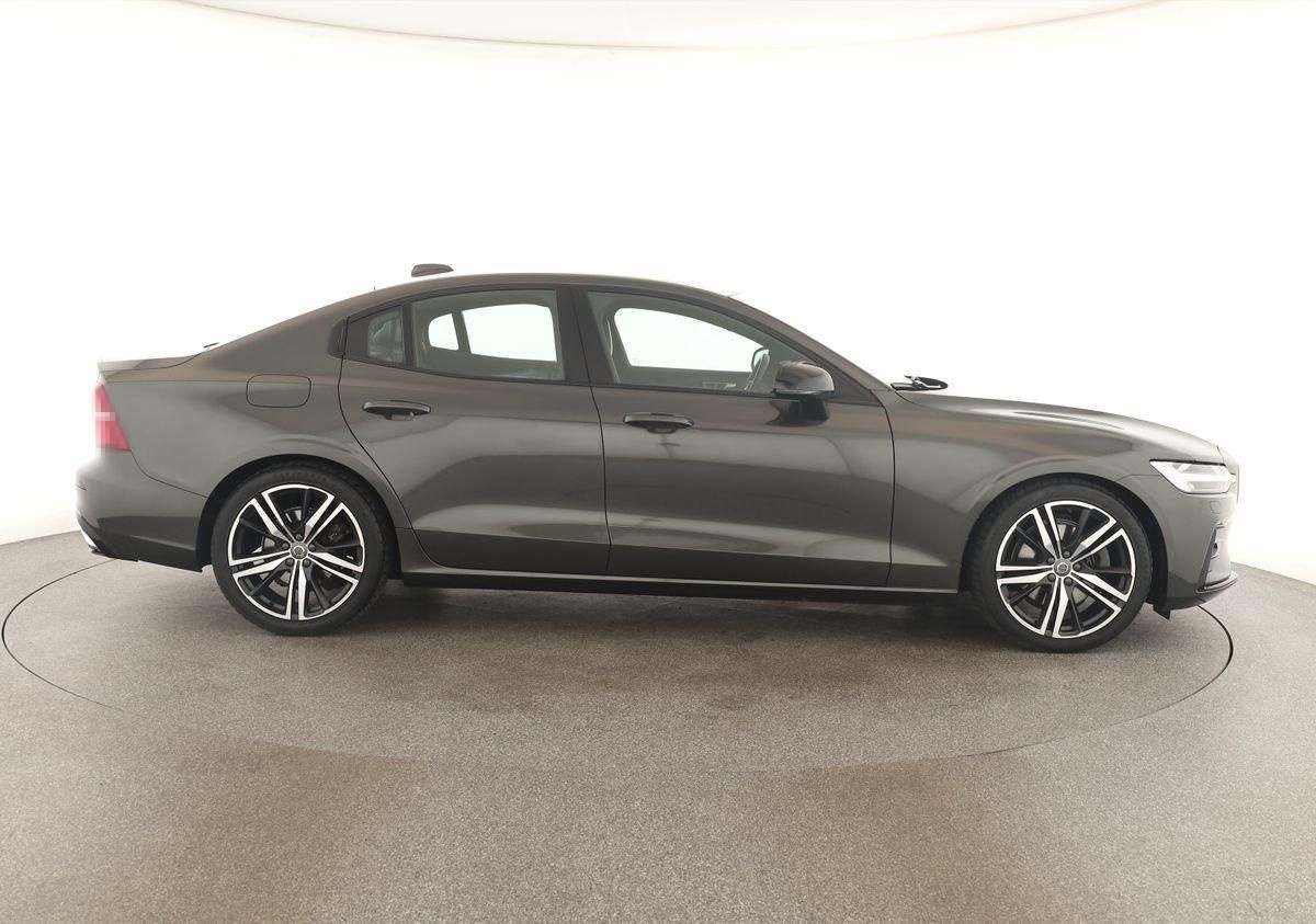 Volvo S60 B4 R-Design LED HarmanK Pilot KeyGo STHZ 360 foto 4