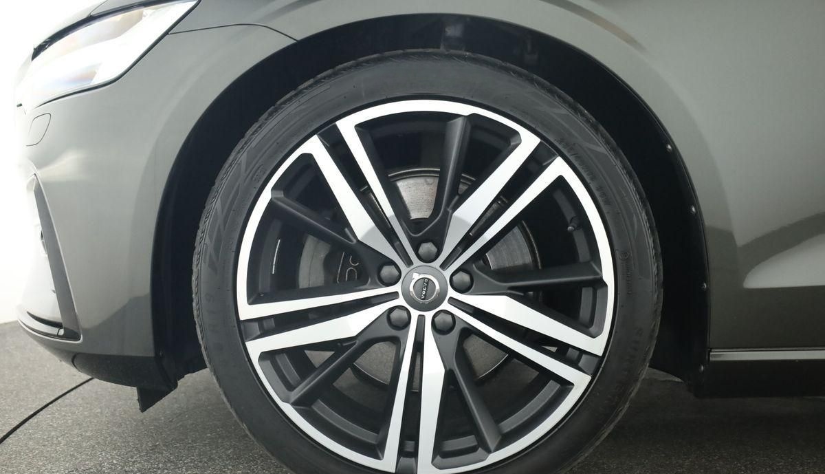 Volvo S60 B4 R-Design LED HarmanK Pilot KeyGo STHZ 360 foto 7