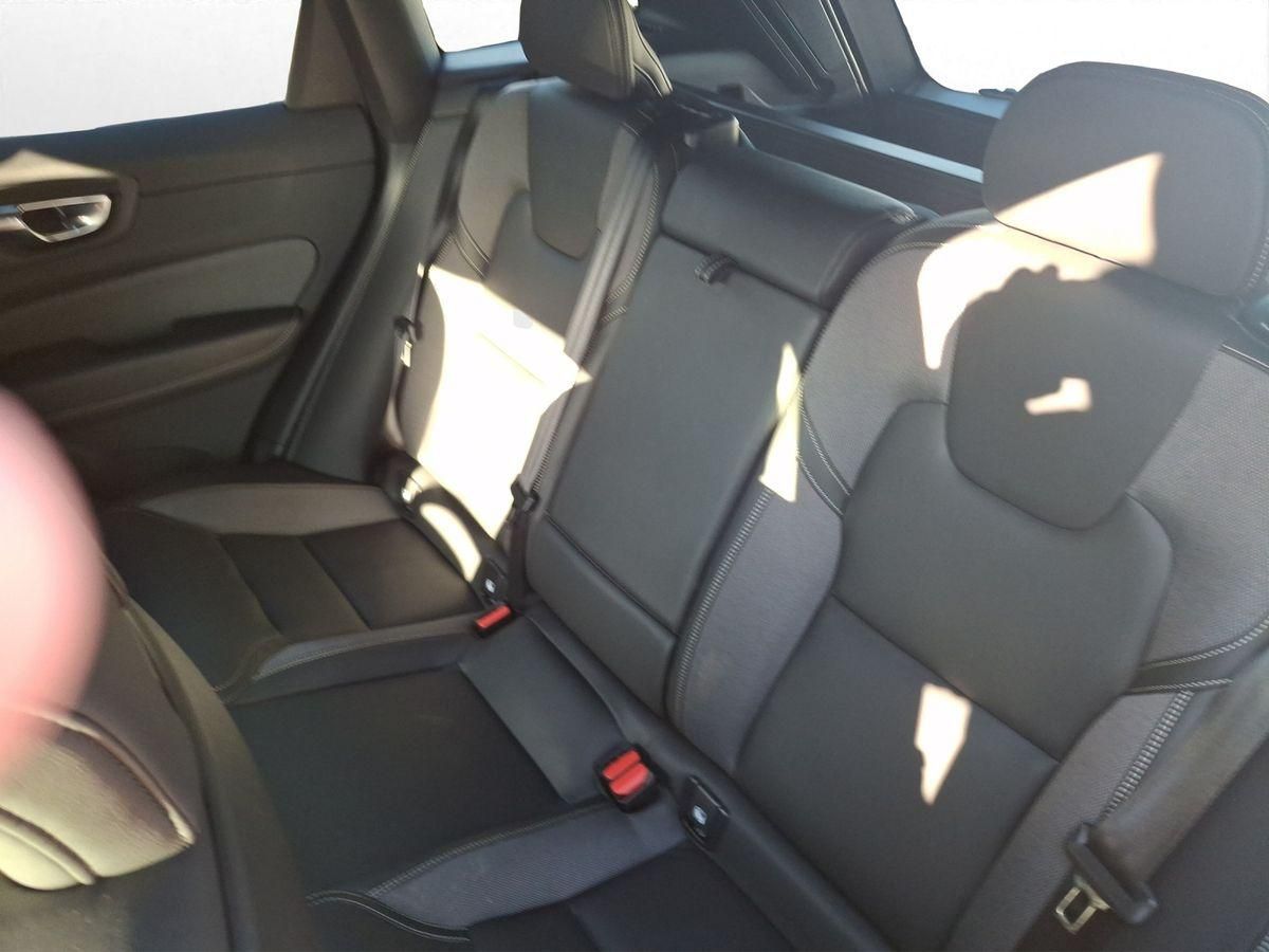 Volvo XC60 B4 Mild-Hybrid Diesel 2WD Pano AHK Pano foto 20