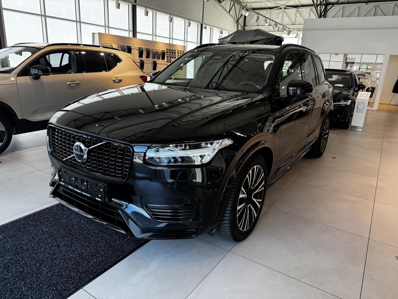 Volvo XC90 T8 AWD Plug-In Hybrid Plus Dark foto 2