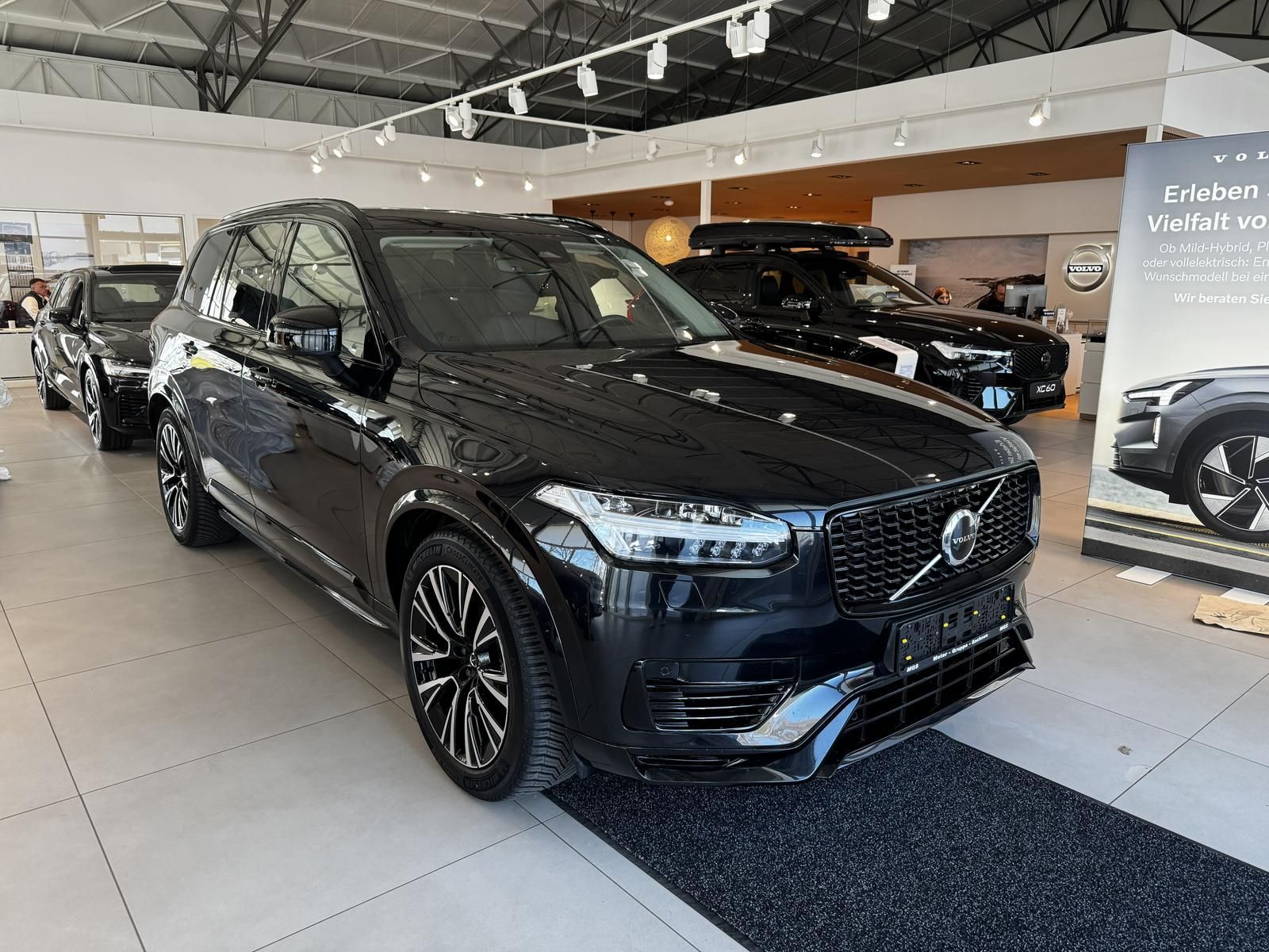 Volvo XC90 T8 AWD Plug-In Hybrid Plus Dark foto 4