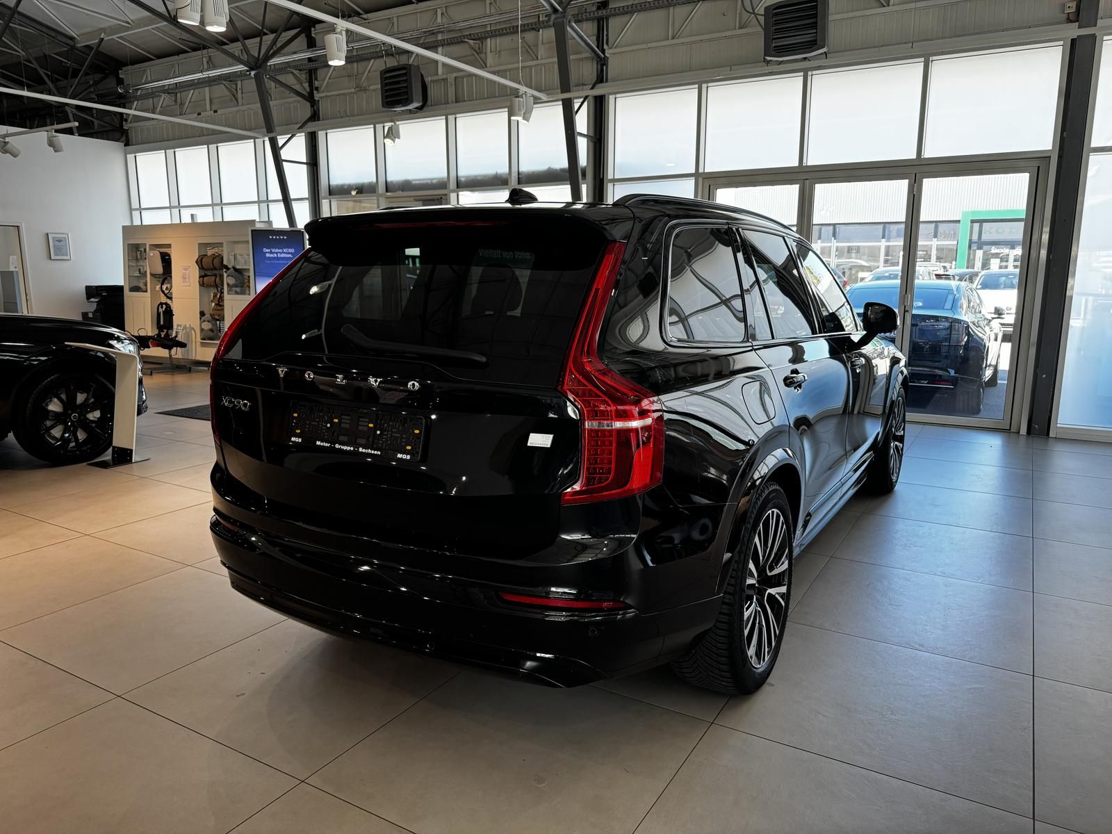 Volvo XC90 T8 AWD Plug-In Hybrid Plus Dark foto 5