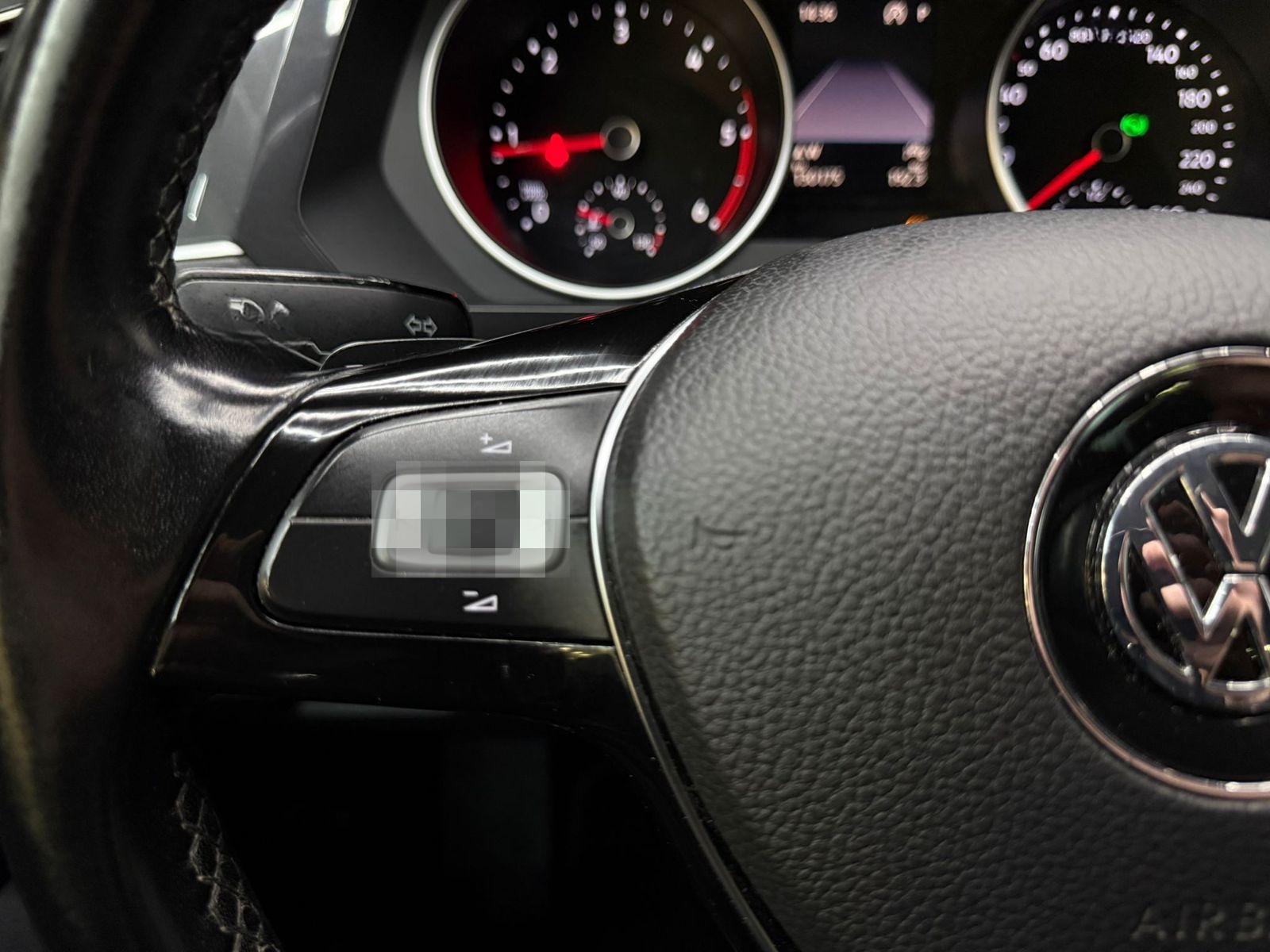 Volkswagen Tiguan 2.0d DSG Comf 4Mot >NAVI+SHZ+PDC+LM+AHK+ foto 16