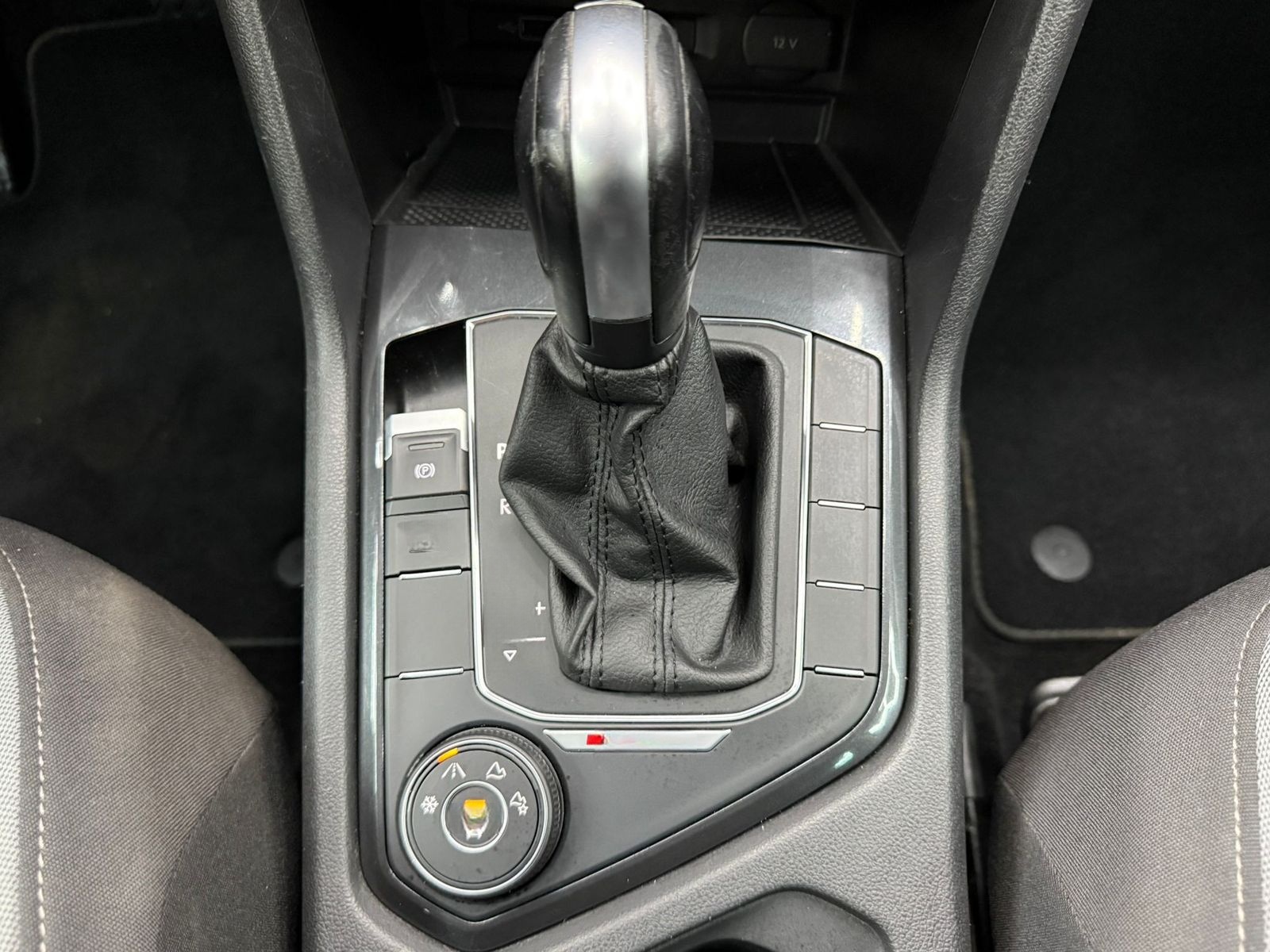 Volkswagen Tiguan 2.0d DSG Comf 4Mot >NAVI+SHZ+PDC+LM+AHK+ foto 22