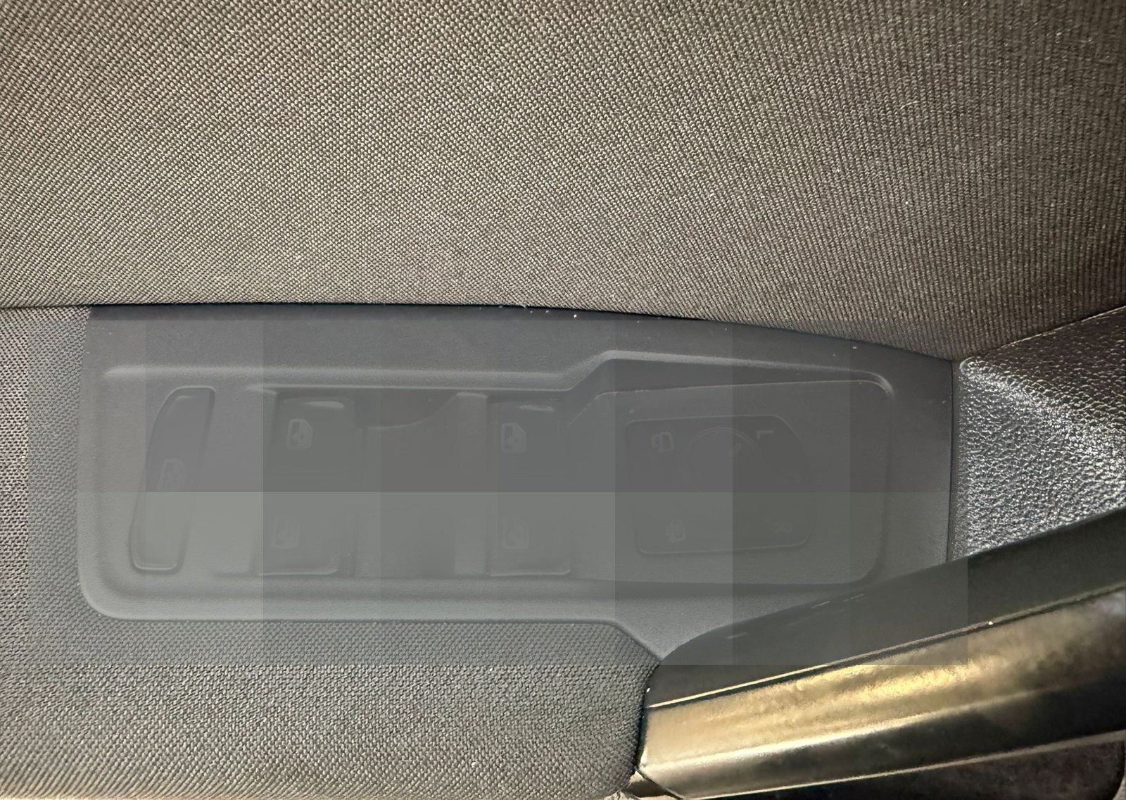 Volkswagen Tiguan 2.0d DSG Comf 4Mot >NAVI+SHZ+PDC+LM+AHK+ foto 24