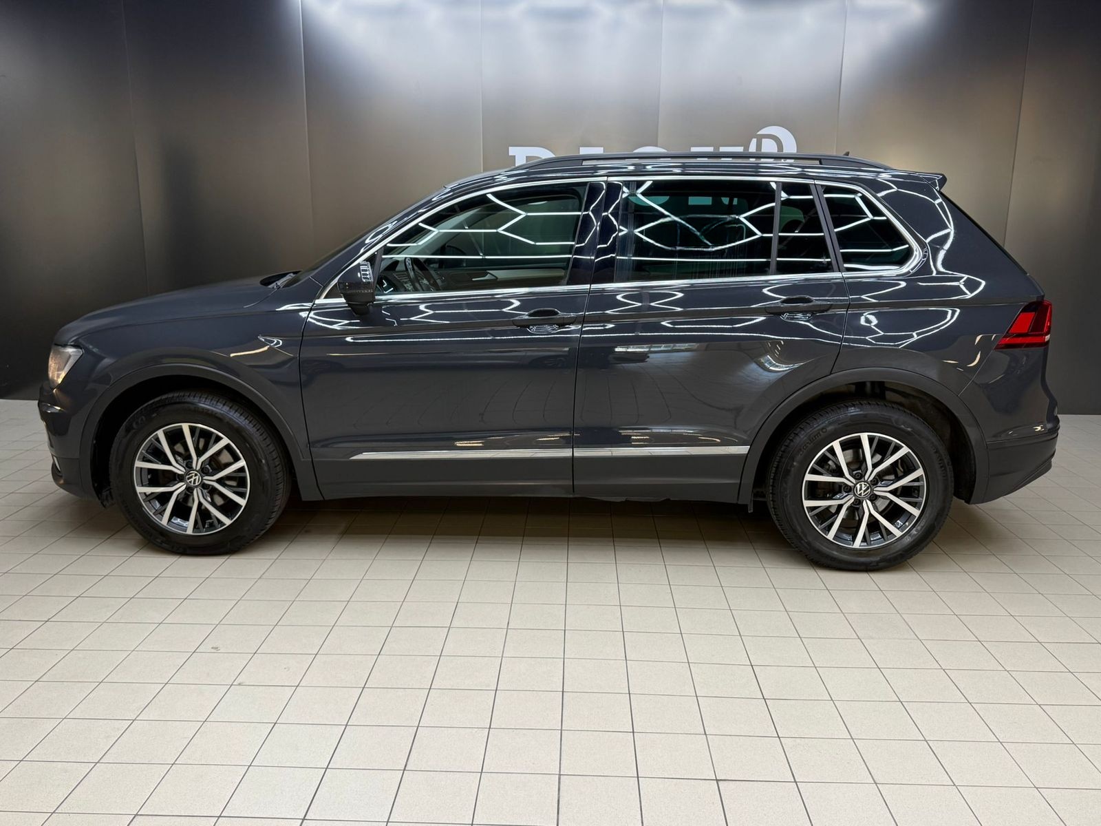 Volkswagen Tiguan 2.0d DSG Comf 4Mot >NAVI+SHZ+PDC+LM+AHK+ foto 4