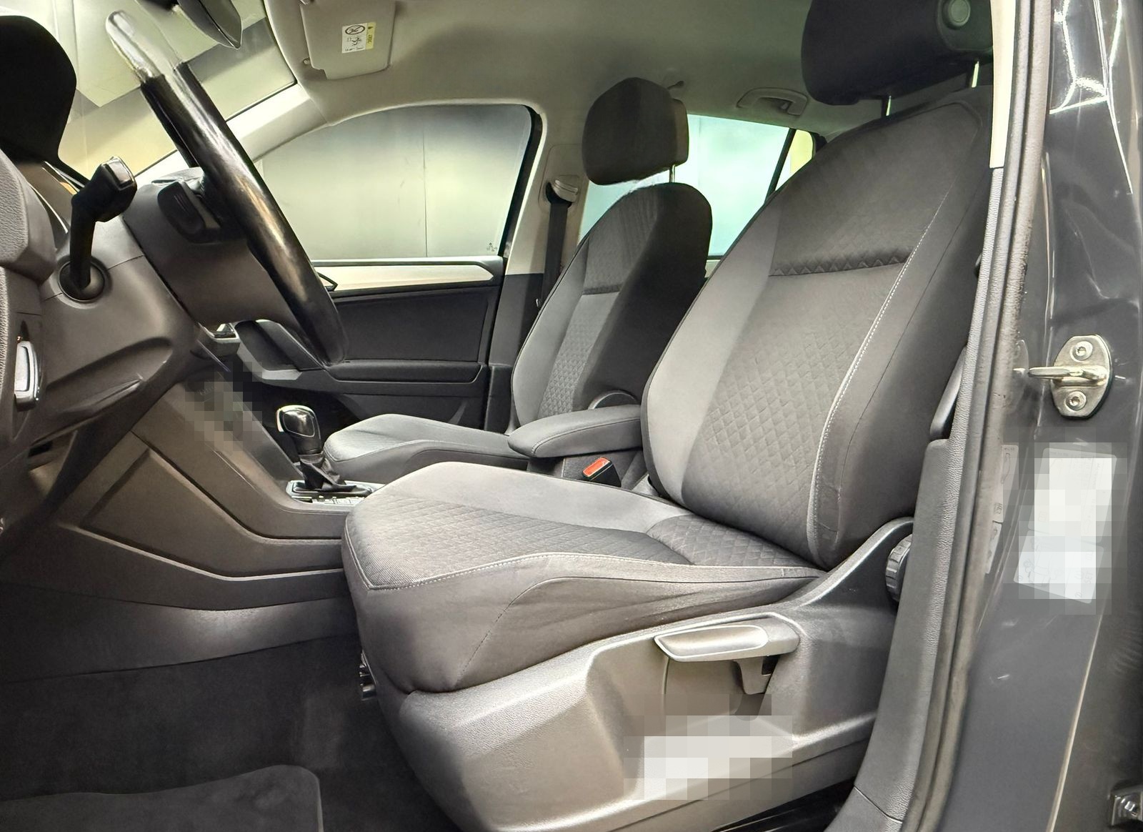 Volkswagen Tiguan 2.0d DSG Comf 4Mot >NAVI+SHZ+PDC+LM+AHK+ foto 8