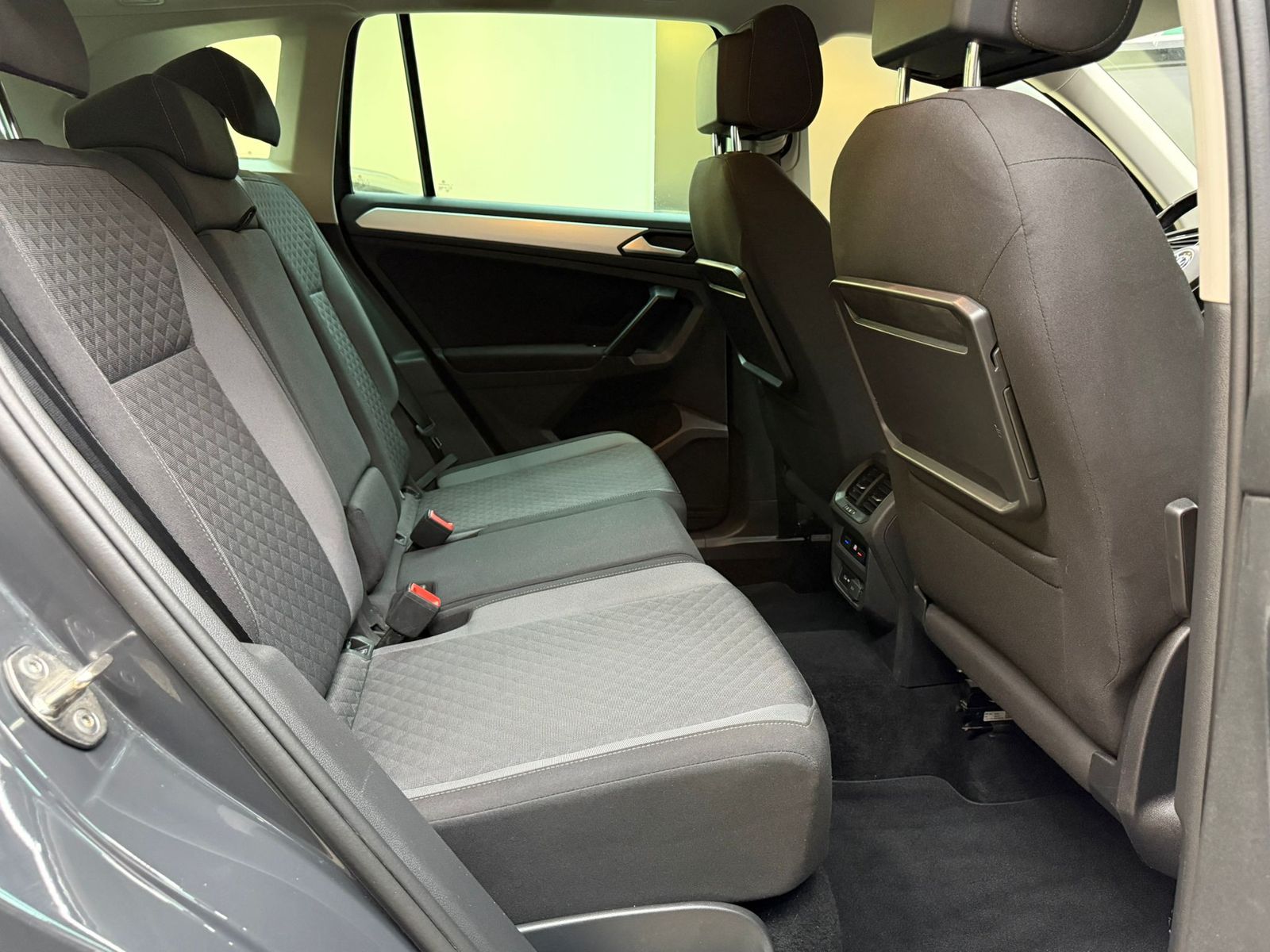 Volkswagen Tiguan 2.0d DSG Comf 4Mot >NAVI+SHZ+PDC+LM+AHK+ foto 10