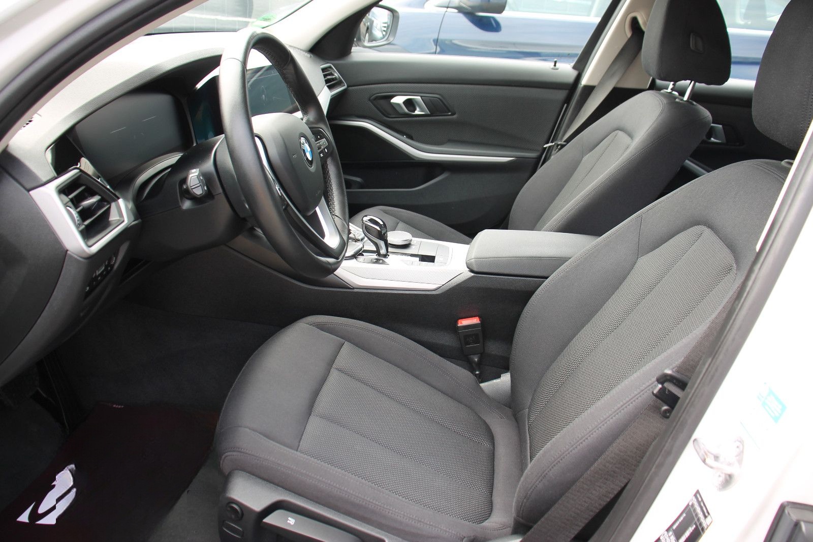 BMW 330 d Touring xDrive 1.Hand HUD LED LiveCockpit foto 8
