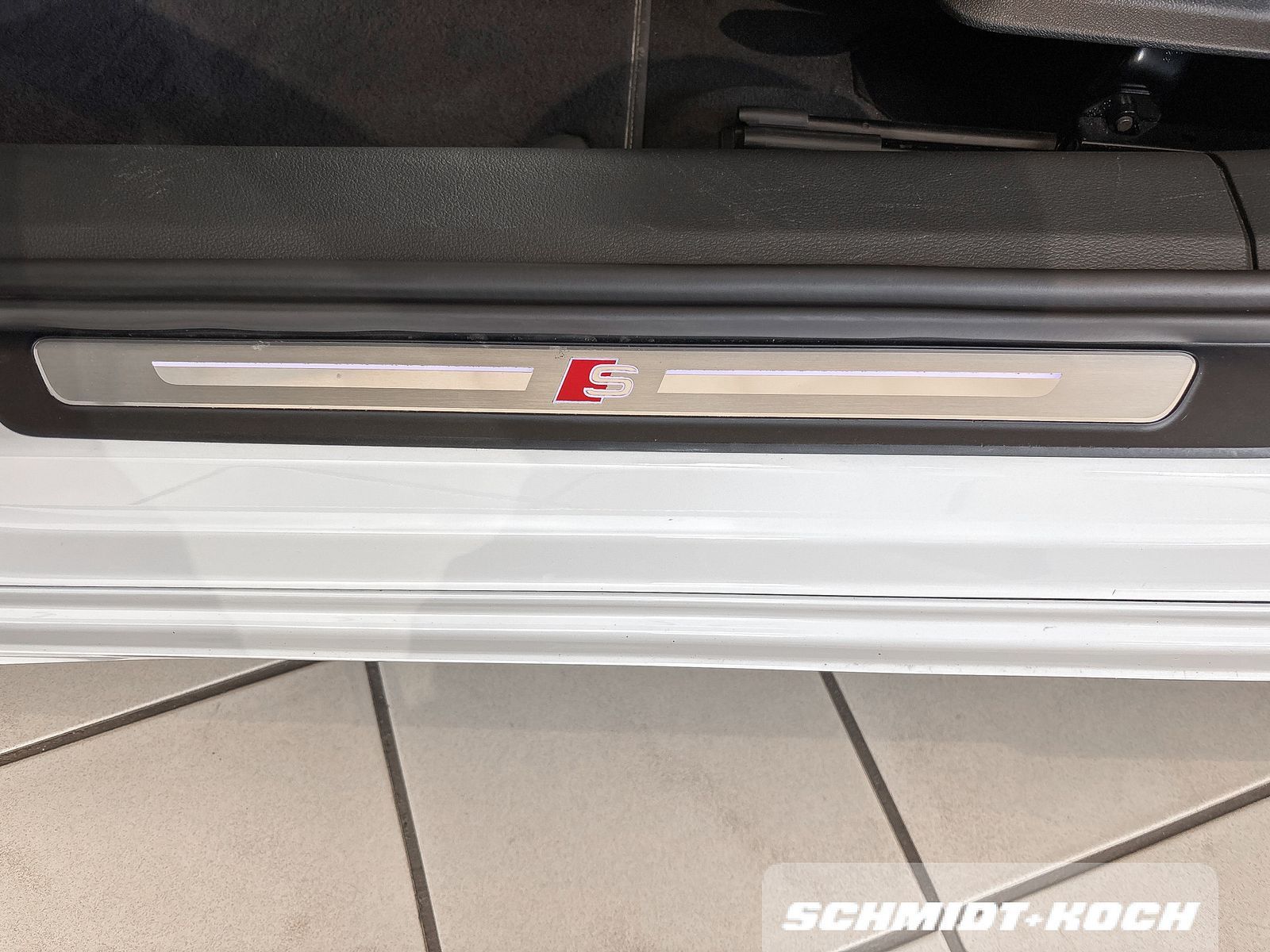 Audi A6 Avant 40 2.0 TDI S-tronic Sport S-Dach PDC foto 13