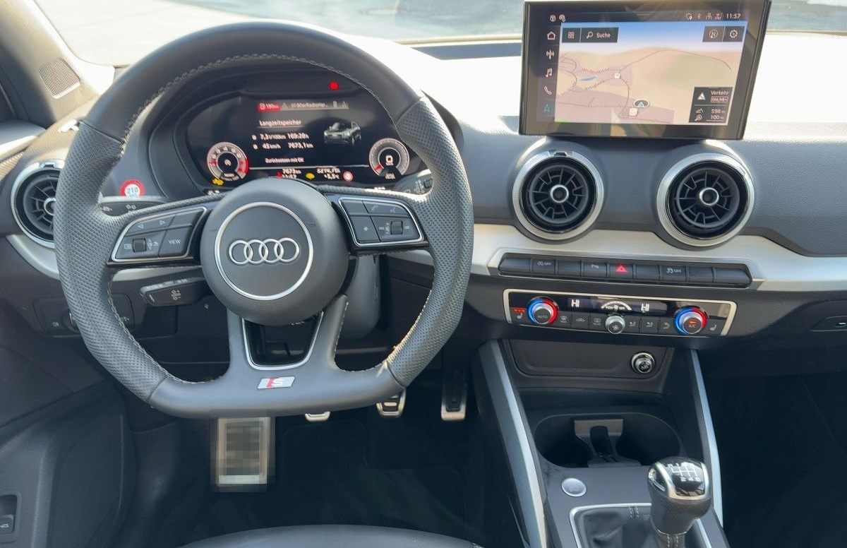 Audi Q2 30 TFSI S-LINE LED+RFK+GRA+SHZ+AHK foto 9