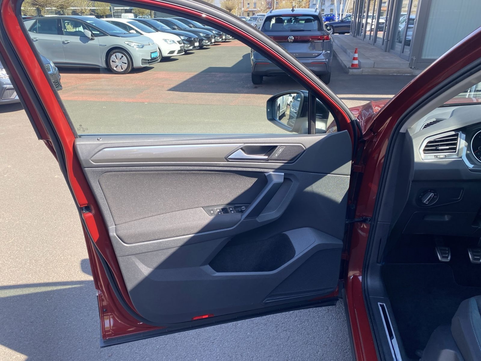 Volkswagen Tiguan 1.5 TSI IQ.DRIVE Klima AHK Bluetooth USB foto 14