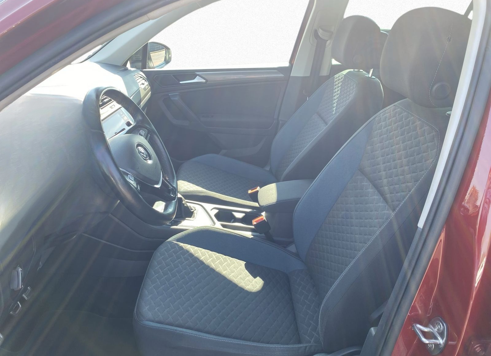 Volkswagen Tiguan 1.5 TSI IQ.DRIVE Klima AHK Bluetooth USB foto 8