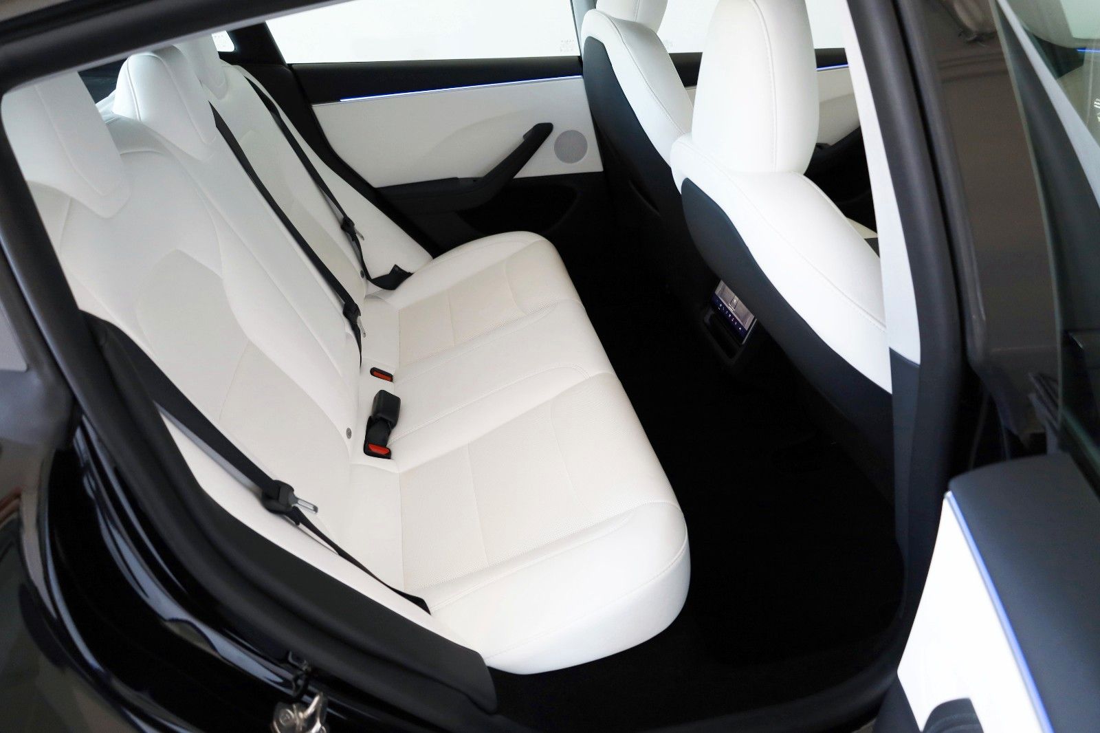Tesla Model 3 ,Leder,Navi,LED,4xSH,Panorama,Autopilot foto 5