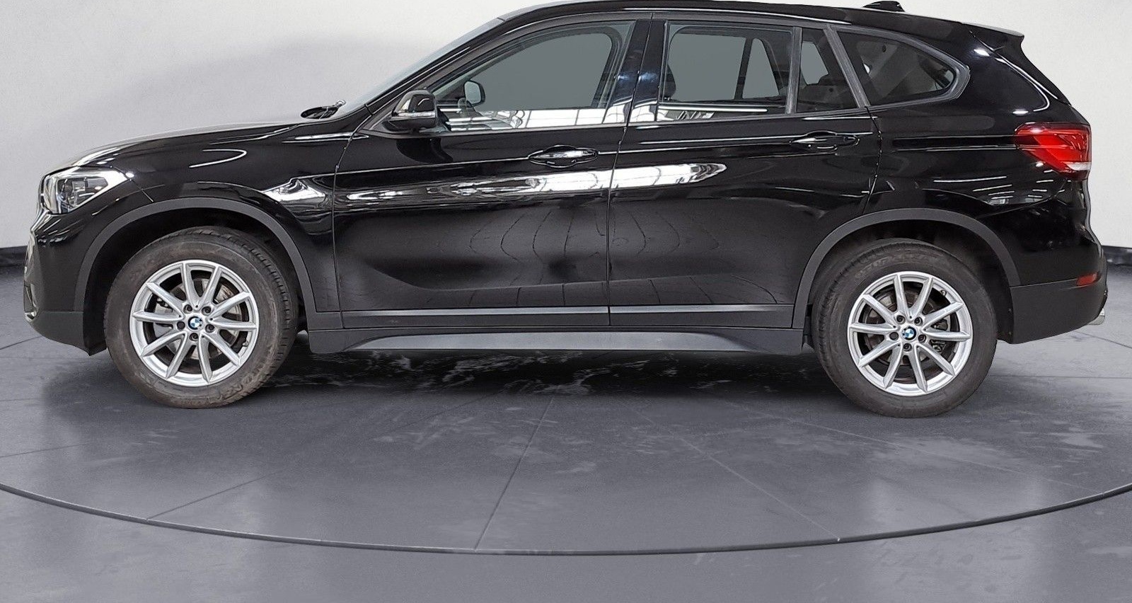 BMW X1 sDrive18d Advantage Klimaaut. Aut. Heckkl. foto 3