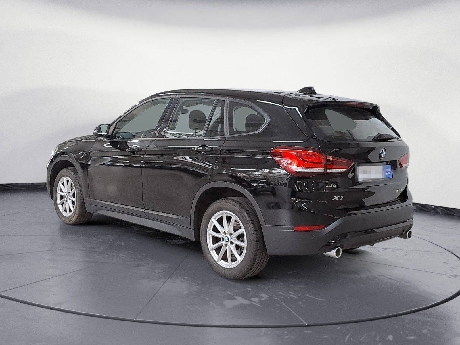 BMW X1 sDrive18d Advantage Klimaaut. Aut. Heckkl. foto 4