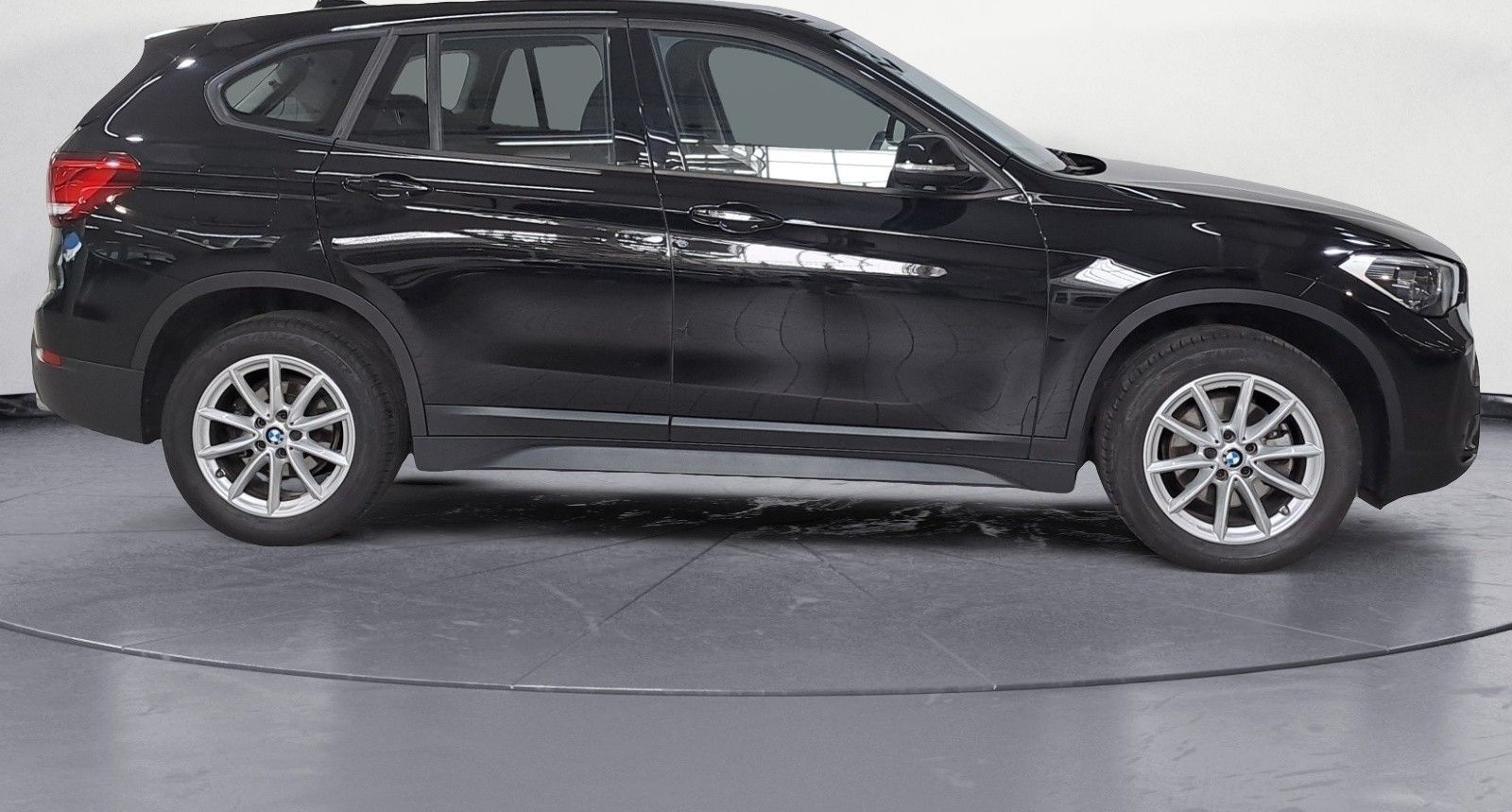 BMW X1 sDrive18d Advantage Klimaaut. Aut. Heckkl. foto 6