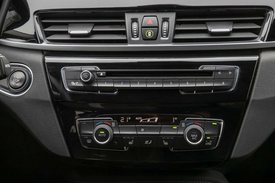 BMW X1 xDrive20i A Sport Line Autom Navi LED Sitzhzg foto 14