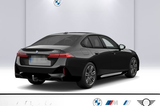 BMW 520d M Sport HUD AHK Pano har/kar 360 Autobahnas foto 2