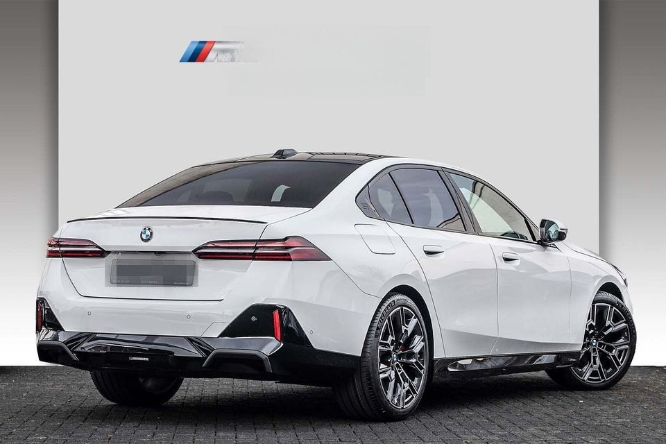 BMW 520d M Sport HUD AHK Pano 360 har/kar Autobahnas foto 2