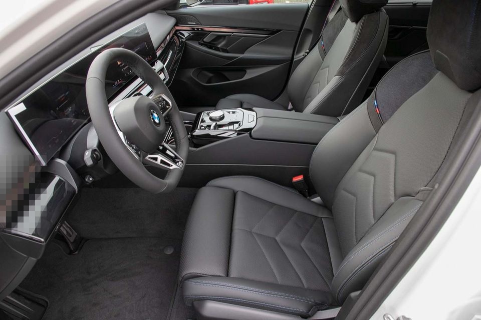 BMW 520d M Sport HUD AHK Pano 360 har/kar Autobahnas foto 8