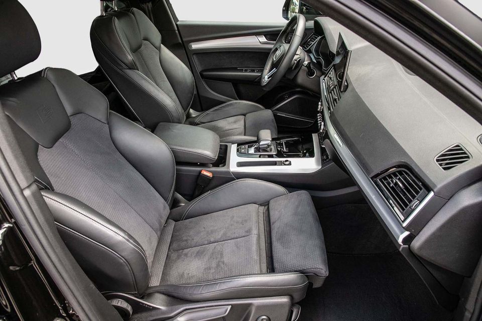 Audi Q5 55 TFSI e S tronic quattro S Line AHK Matrix foto 3