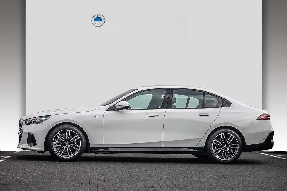 BMW 520d M Sportpaket harman/kardon Navi Sitzhz RKam foto 6