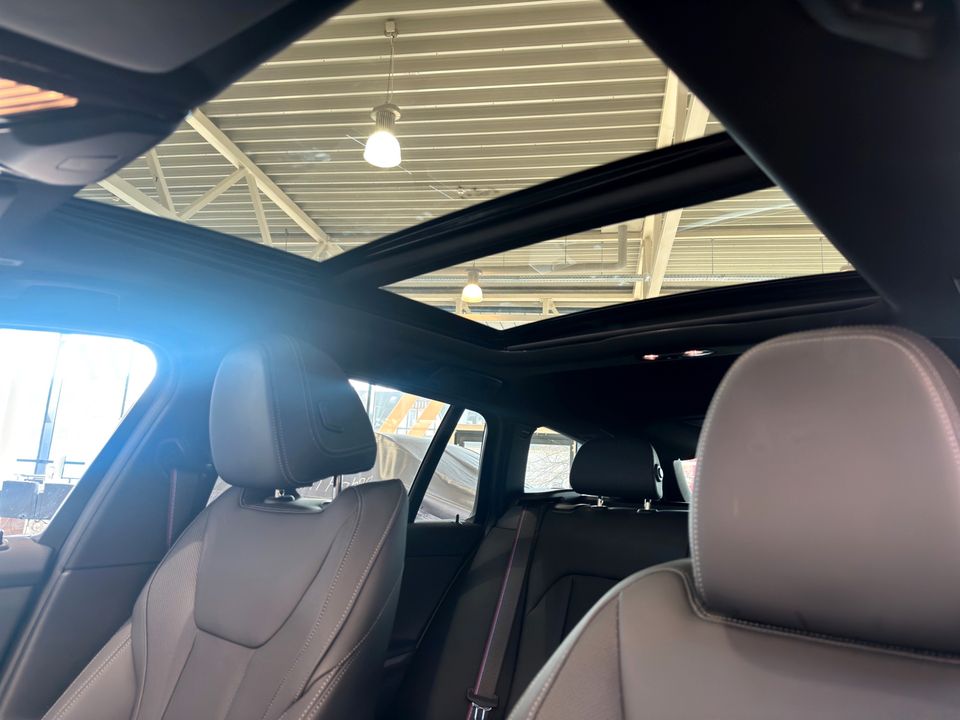 BMW M340i xDrive Touring Auto Innovationsp. Panorama foto 18