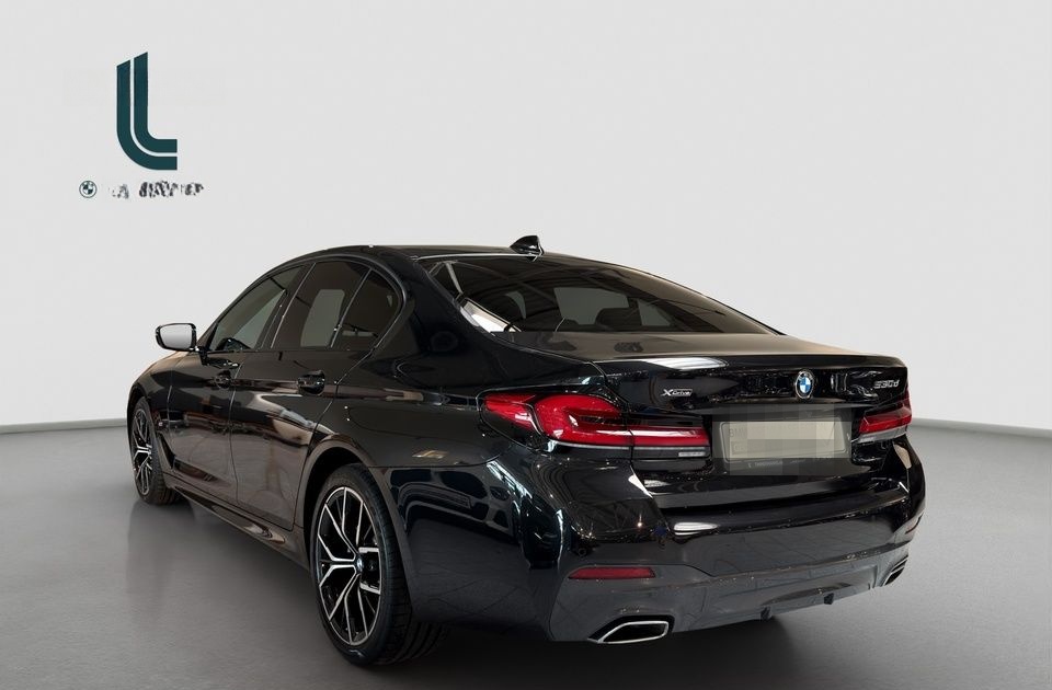 BMW 530d xDrive Navi Leder Tempom.aktiv Glasdach foto 3