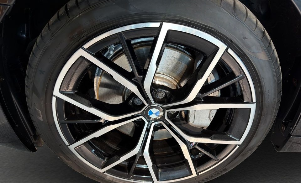 BMW 530d xDrive Navi Leder Tempom.aktiv Glasdach foto 8