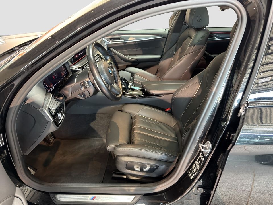 BMW 530d xDrive Navi Leder Tempom.aktiv Glasdach foto 9