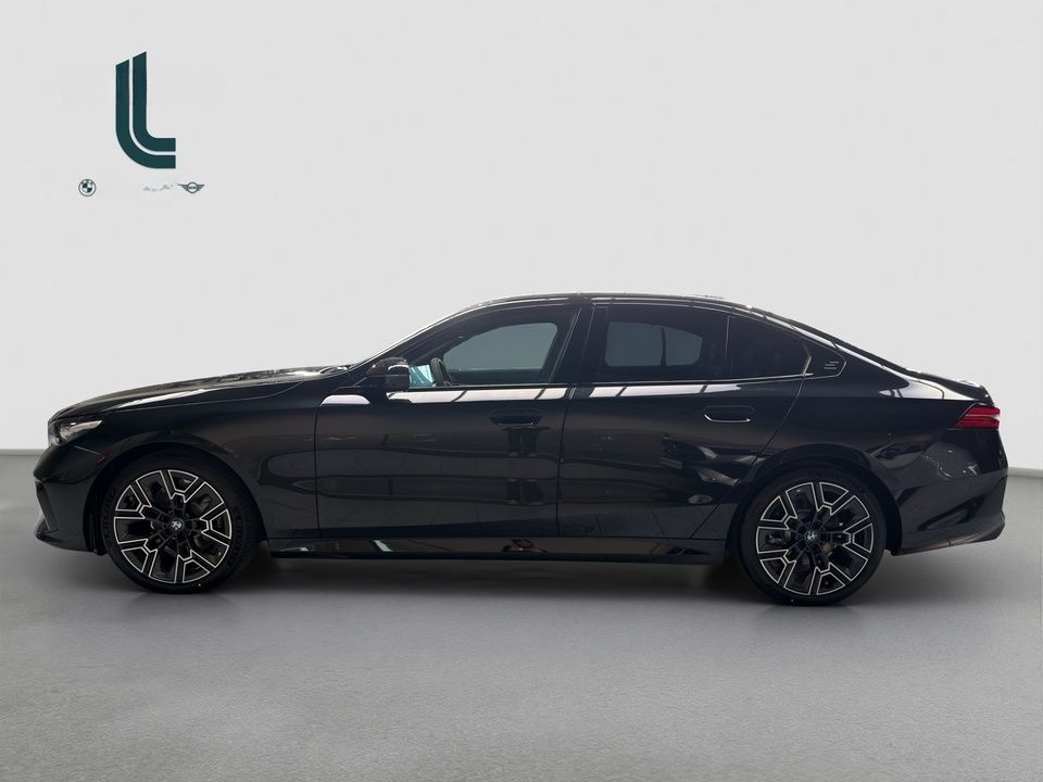 BMW 520d M-Sport Inno B&W DA+ PA+ Glow Travel Shadow foto 2