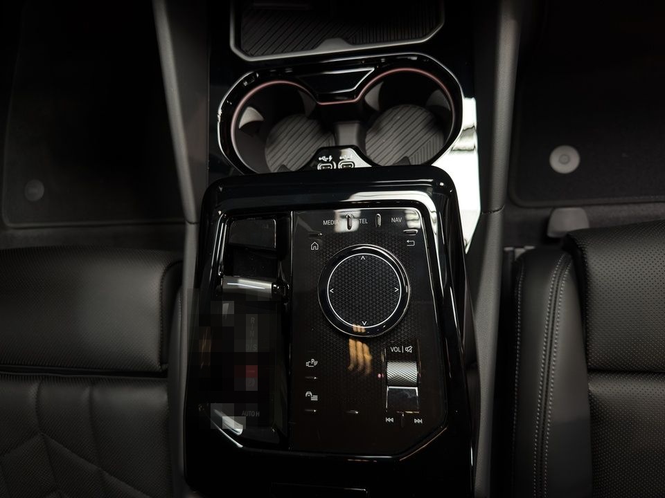 BMW 520d M-Sport Inno B&W DA+ PA+ Glow Travel Shadow foto 17