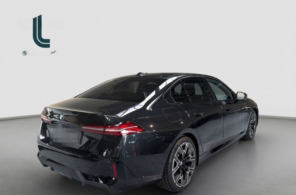 BMW 520d M-Sport Inno B&W DA+ PA+ Glow Travel Shadow foto 5