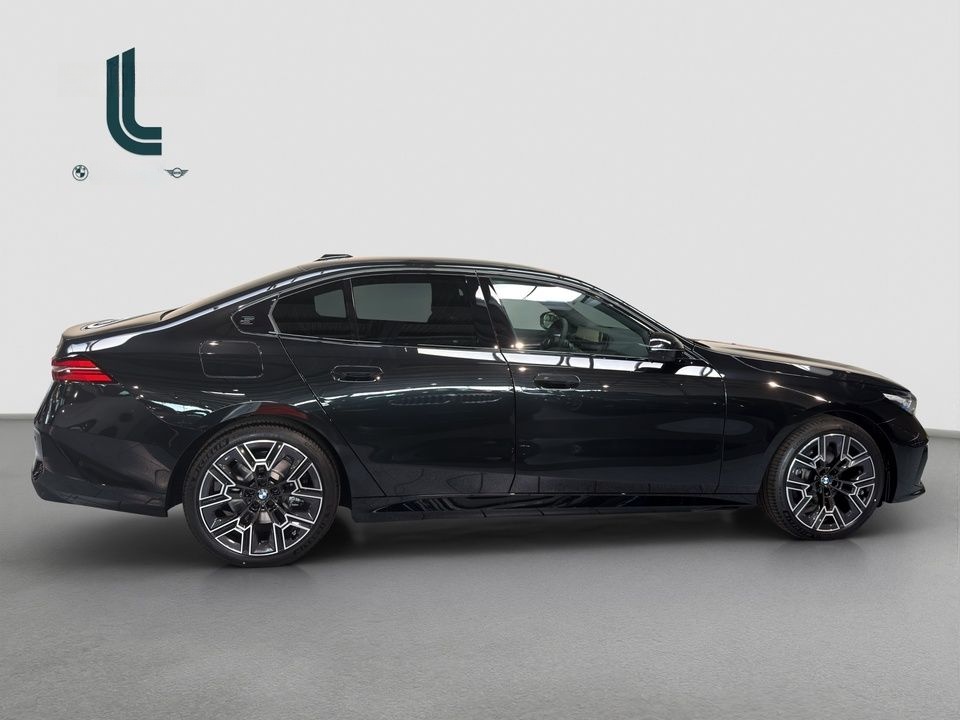 BMW 520d M-Sport Inno B&W DA+ PA+ Glow Travel Shadow foto 6