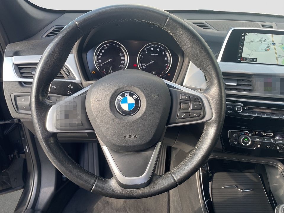 BMW X1 sDrive18i Sport Line Pano Kamera Harman foto 11