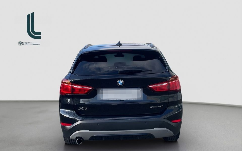 BMW X1 sDrive18i Sport Line Pano Kamera Harman foto 4